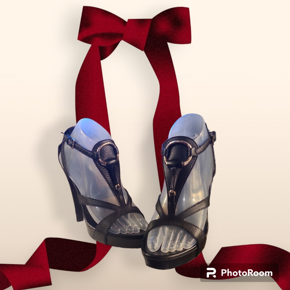 Authentic Gucci  platform pumps 36+ UIB